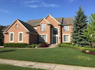 1058 Moran Dr, Rochester, MI 48307