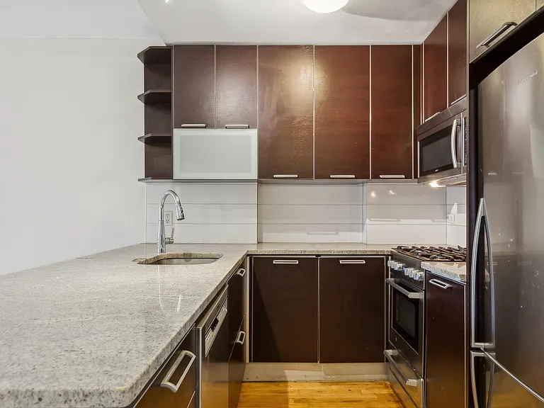 502 9th Ave #6B — Photo 6