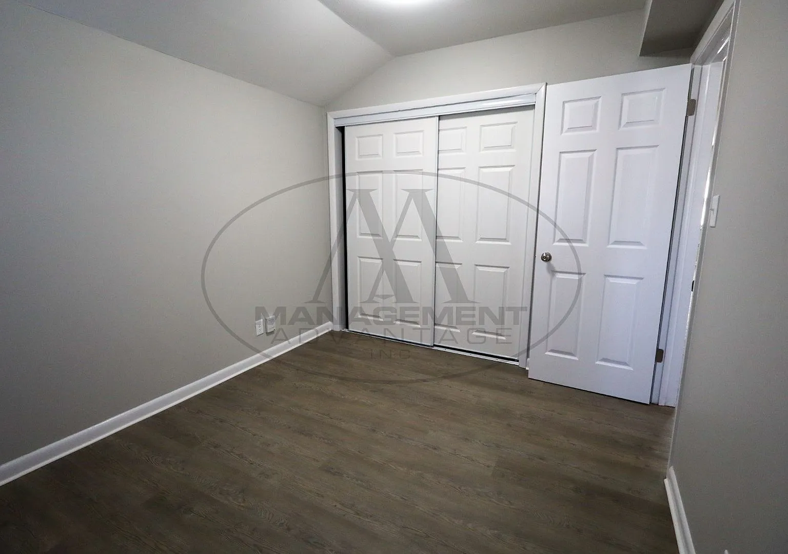 215-219 S. 16th St. Premier — Photo 4