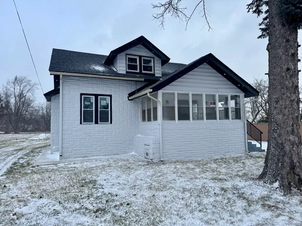 134 W Auburn Rd, Rochester Hills, MI 48307