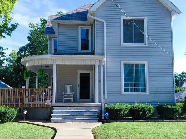 246 W Locust St, Canton, IL 61520