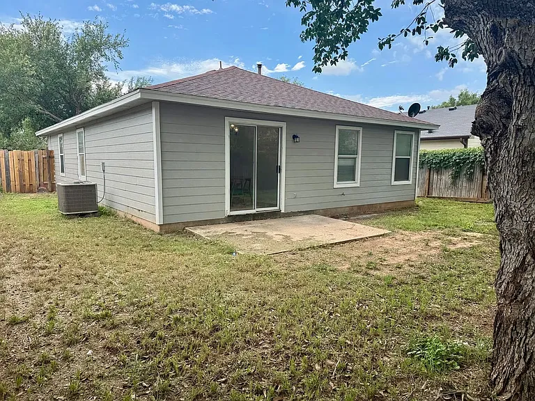 14400 Sandifer St — Photo 18