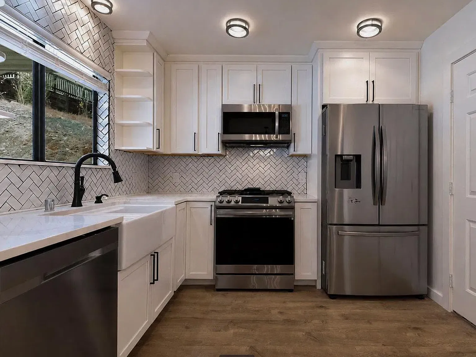 3 bed, 1452 sqft, $2,400 — Photo 3