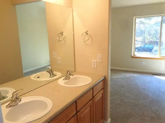 30202 Hilltop Dr — Photo 10