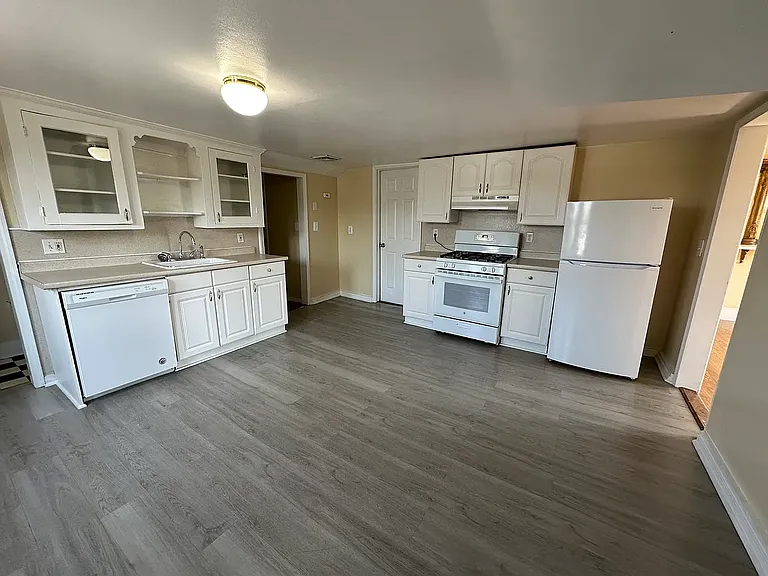 23 Brown St #C-3 — Photo 6
