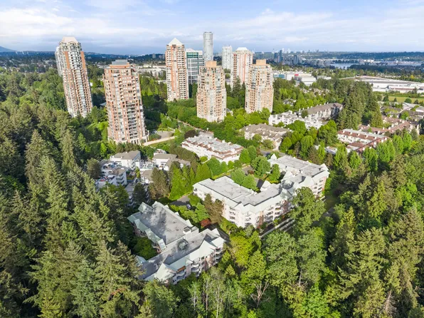 6737 Station Hill Ct #410, Burnaby, BC V3N 4V2