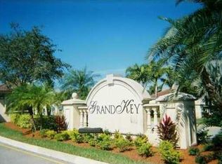 18841 SW 25th Ct, Hollywood, FL 33029