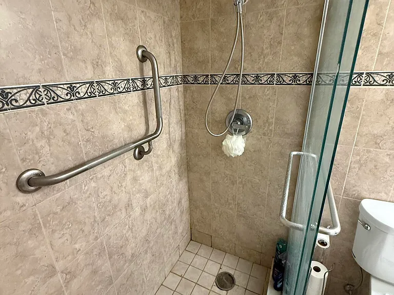 300 NE 14th Ave #411 — Photo 26