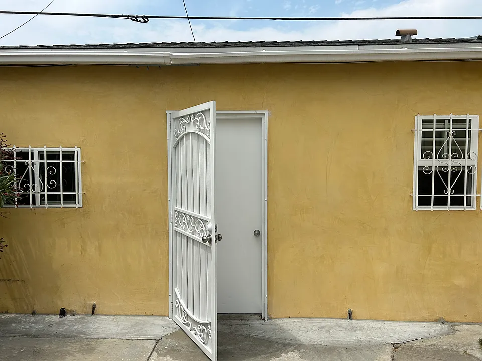 2721 W 82nd Pl #G
