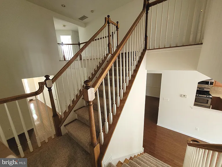 35 Tudor Ct — Photo 16