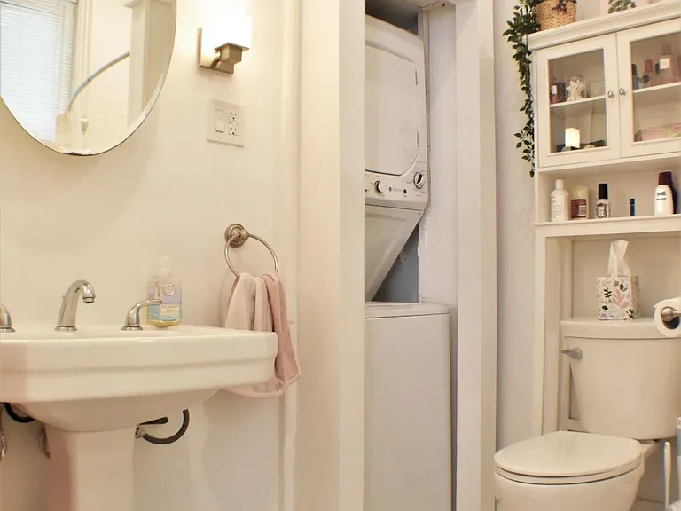 31 Fairfield St #2 — Photo 11