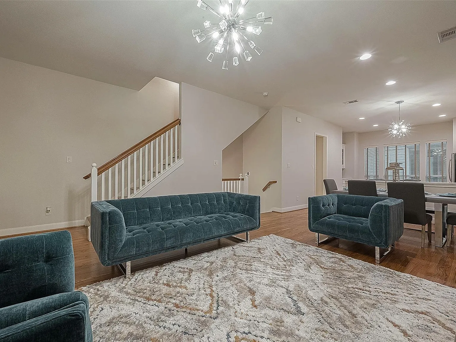 3 bed, 3.5 bath, 2295 sqft, $3,000 — Photo 4