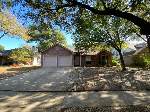 7504 Bear Lake Dr, Fort Worth, TX 76137