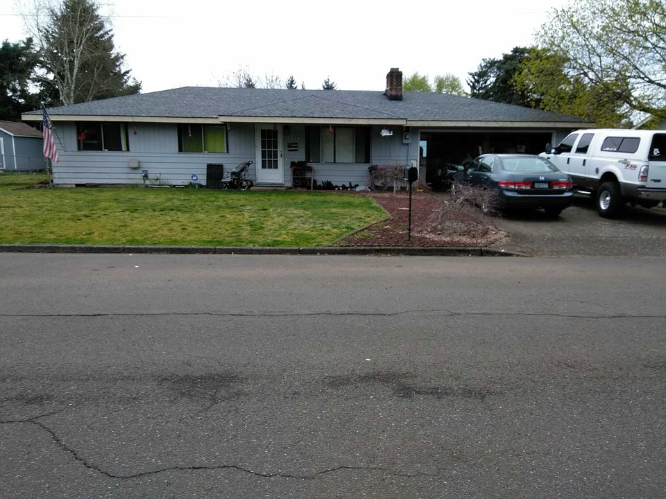 1st image of 10717 NE 45th St