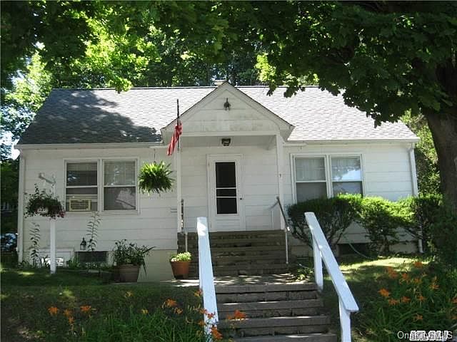 1st image of 7 Grand Avenue