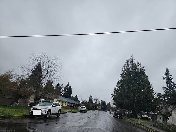 4th image of 2808 E 26th St