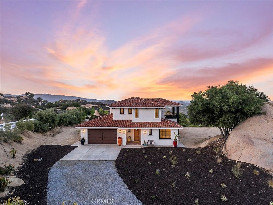 1st image of 41950 Hacienda Dr