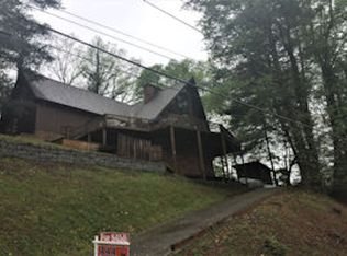 118 Mount Martha Dr, Pikeville, KY 41501