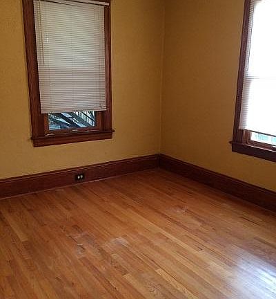 5th image of 352 W 11th St