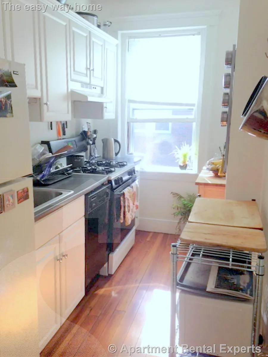 Building Photo - 13 Ellery St #3
