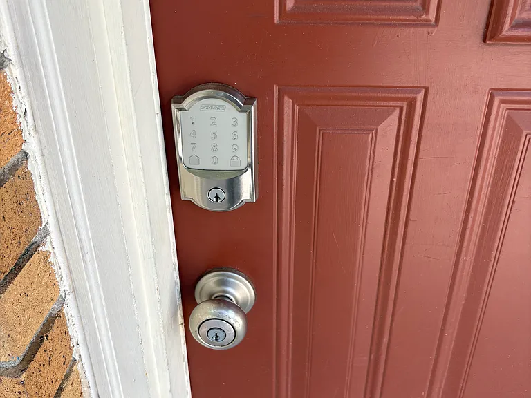 425 Lyon St NE #1 — Photo 4
