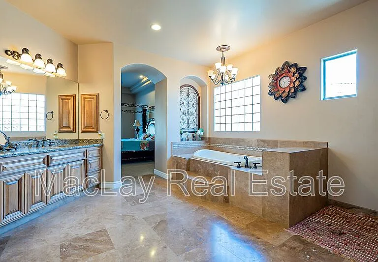 2720 E Jade Pl — Photo 40