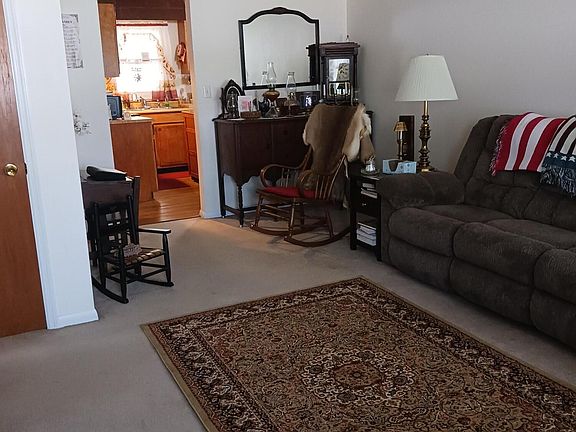 3rd image of 206 Charles Ave
