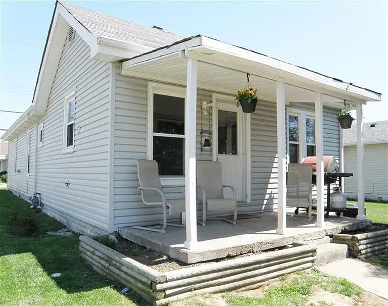 300 Garvey Ave photo 1