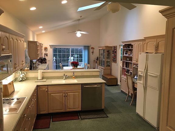 4th image of 2880 Parkway Ct