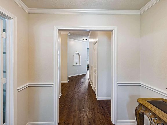 3rd image of 222 Willowood Dr