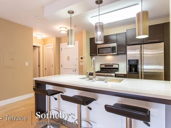 64-05 Yellowstone Boulevard image 2 of 22