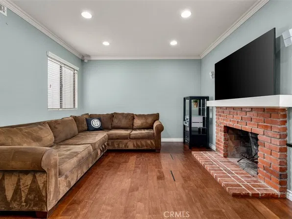 939 W 19th St, Costa Mesa, CA 92627
