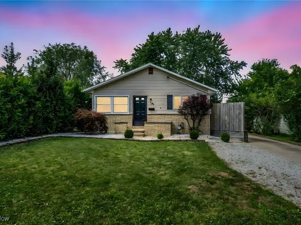 321 Jackson St, Medina, OH 44256