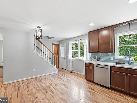 5th image of 6235 Scottsville Rd
