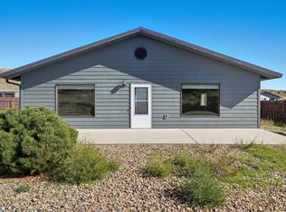 27571 Watts Ln, Hot Springs, SD 57747
