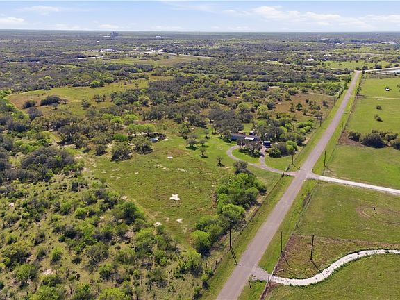 5th image of 130 Old Goliad Rd