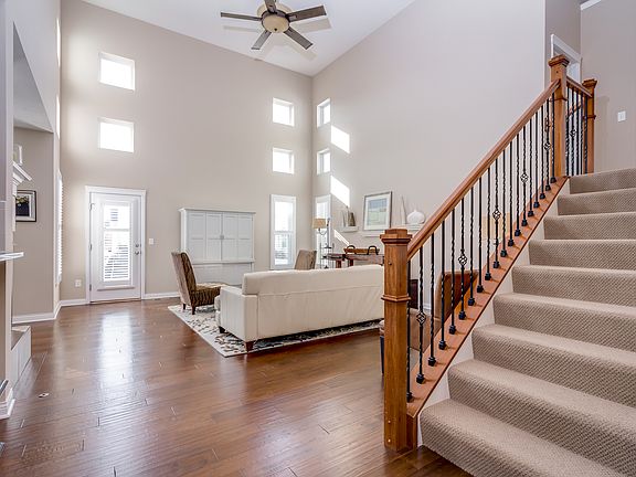 5th image of 1279 Donahey St