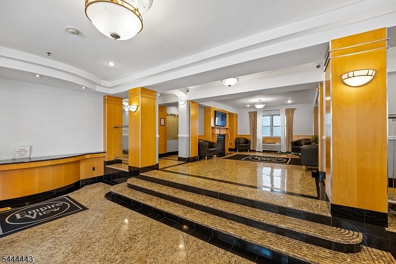 1st image of 70 S Munn Ave #401