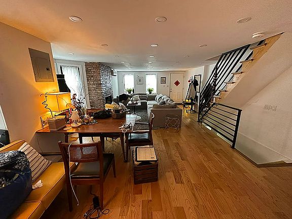 5th image of 787 Willoughby Ave APT 2