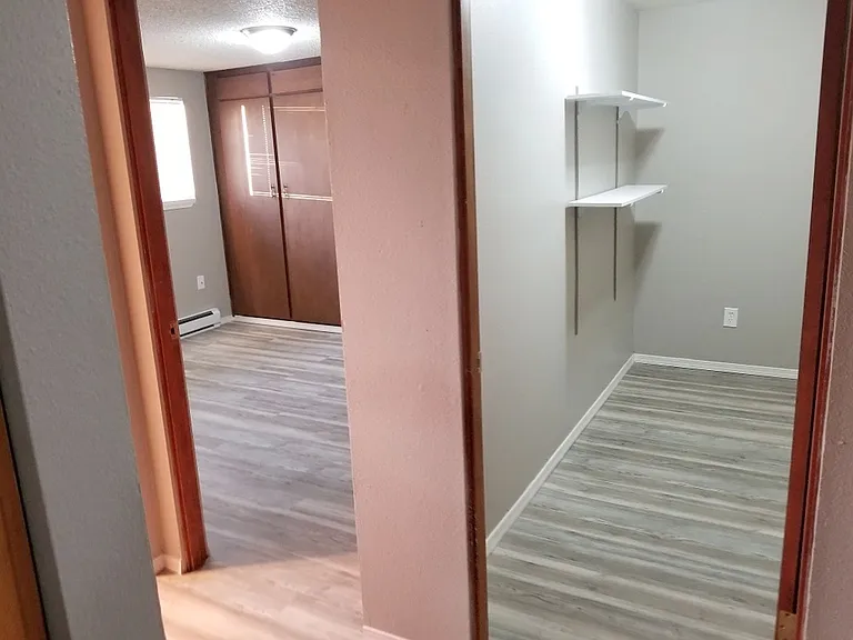 West Slope Apartments — Photo 35
