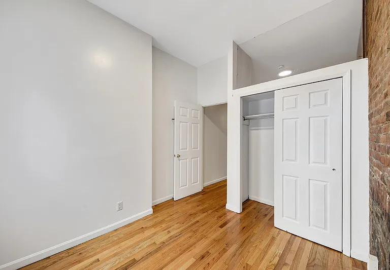 449 W 48th St #1E — Photo 5