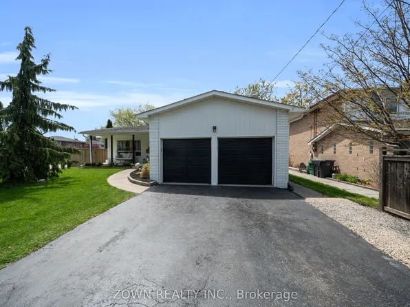 2330 Edenhurst Dr, Mississauga, ON L5A 2K9