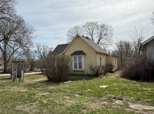 301 W Prospect St, Cameron, MO 64429