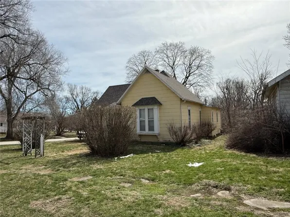 301 W Prospect St, Cameron, MO 64429