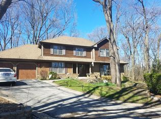 4720 Woodland Ct, Rolling Meadows, IL 60008