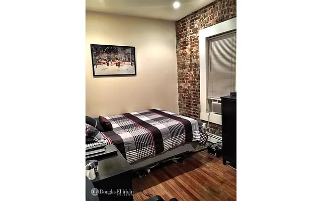 Rented by Douglas Elliman | media 39