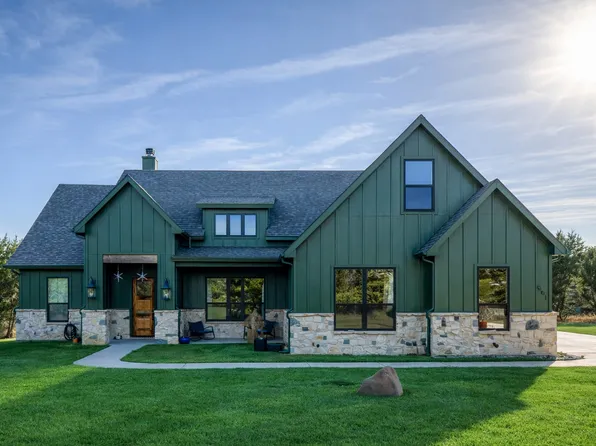 301 Sharla Smelley Rd, Weatherford, TX 76088