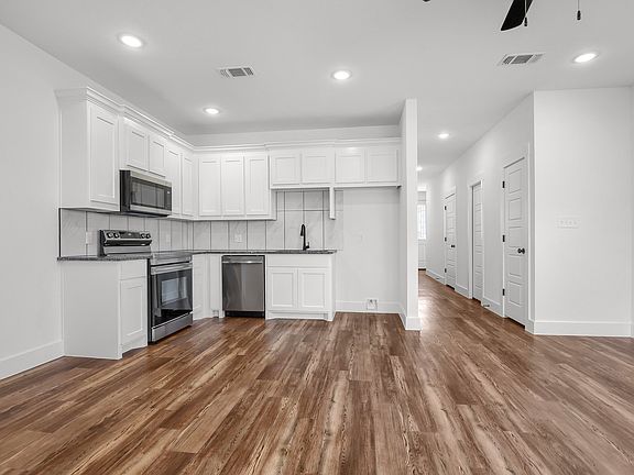 3rd image of 303 Anderson #B