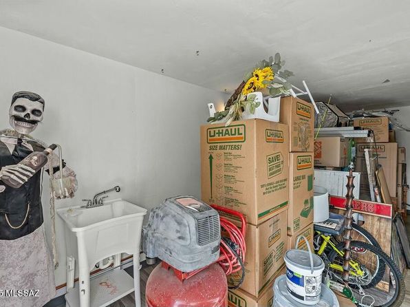 8072 E Mi Casita St, Tucson, AZ 85715