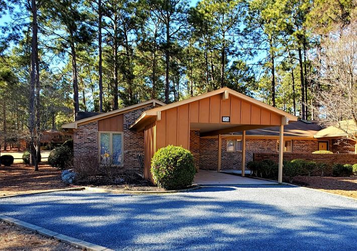 1st image of 156 Knollwood Dr